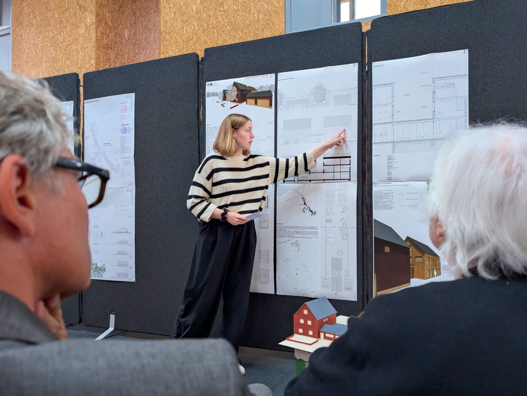 One of the architecture students is presenting her thesis.