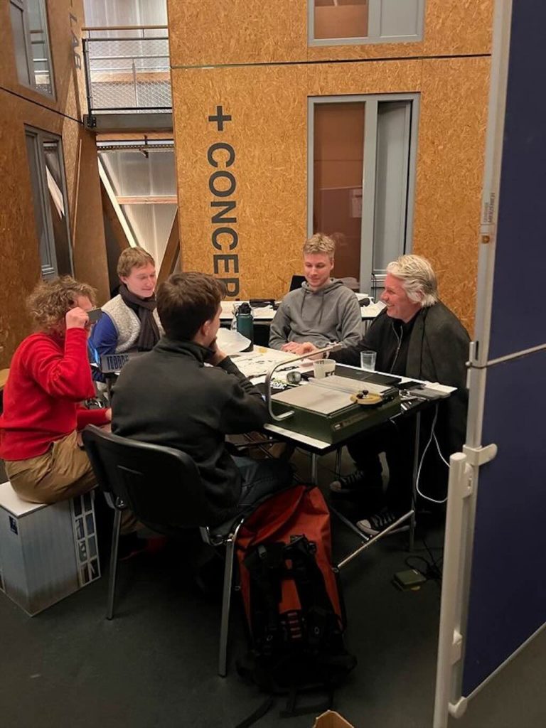 Work session of the students from TH Köln inside the CUBITY Atelierhaus.